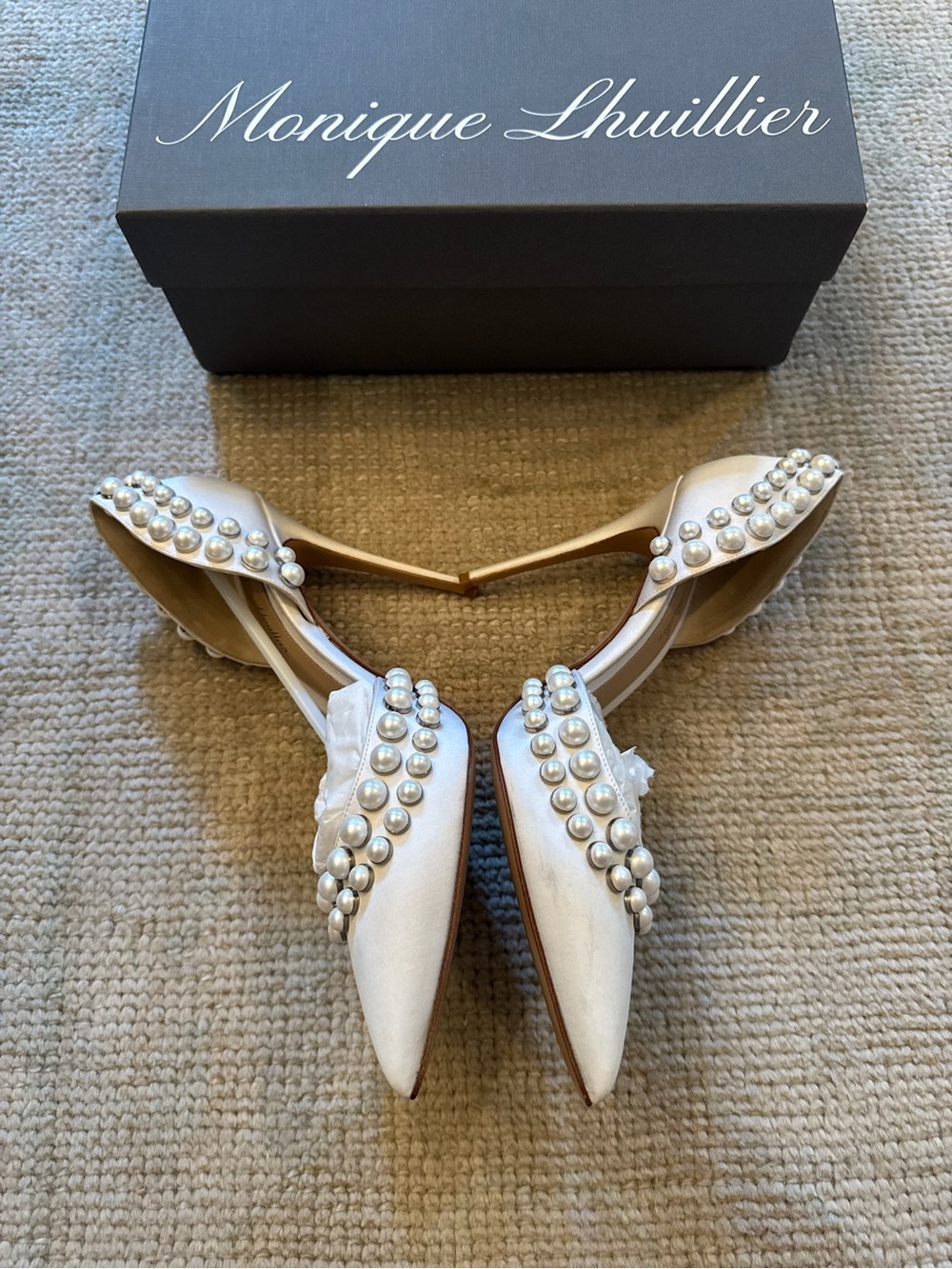Worn once! Monique Lhuillier Shannon Suede Pearl Pump | Size 38.5 - Picture 5 of 8
